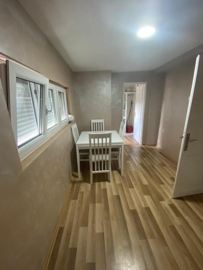 Apartman Niksic Lägenhet Exteriör bild